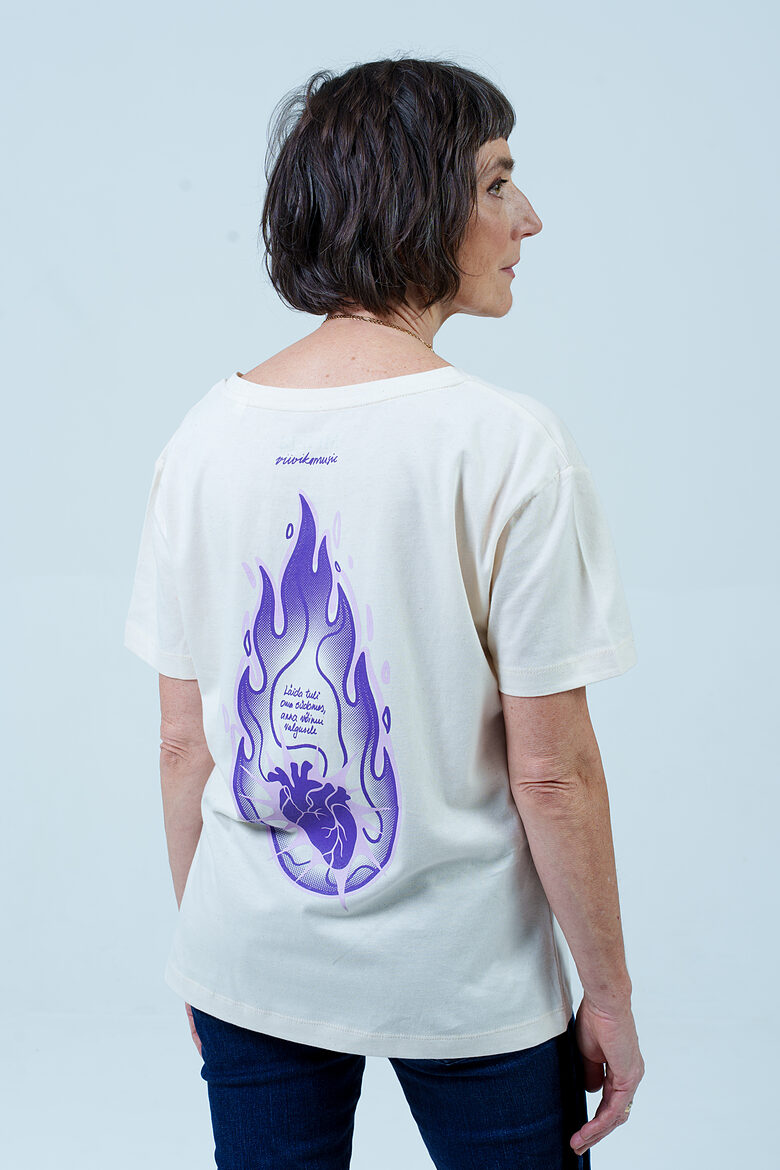 “Läida tuli oma südames” 🔥 naiste T-SÄRK naturaalne