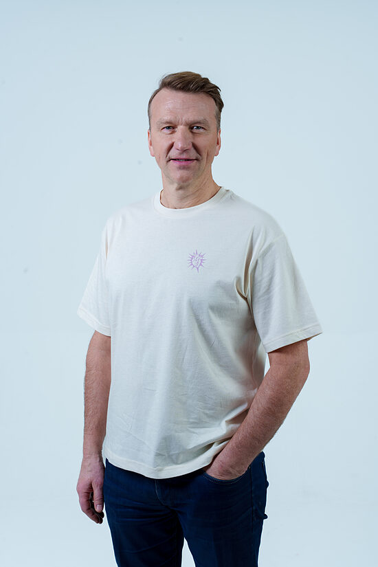 “Läida tuli oma südames” 🔥 unisex T-SÄRK naturaalne